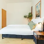 Staywell - Lichtdurchflutetes Apartment Mit Terasse
