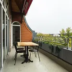 Staywell - Lichtdurchflutetes Apartment Mit Terasse